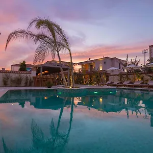 Otel June Alacati Adult Only